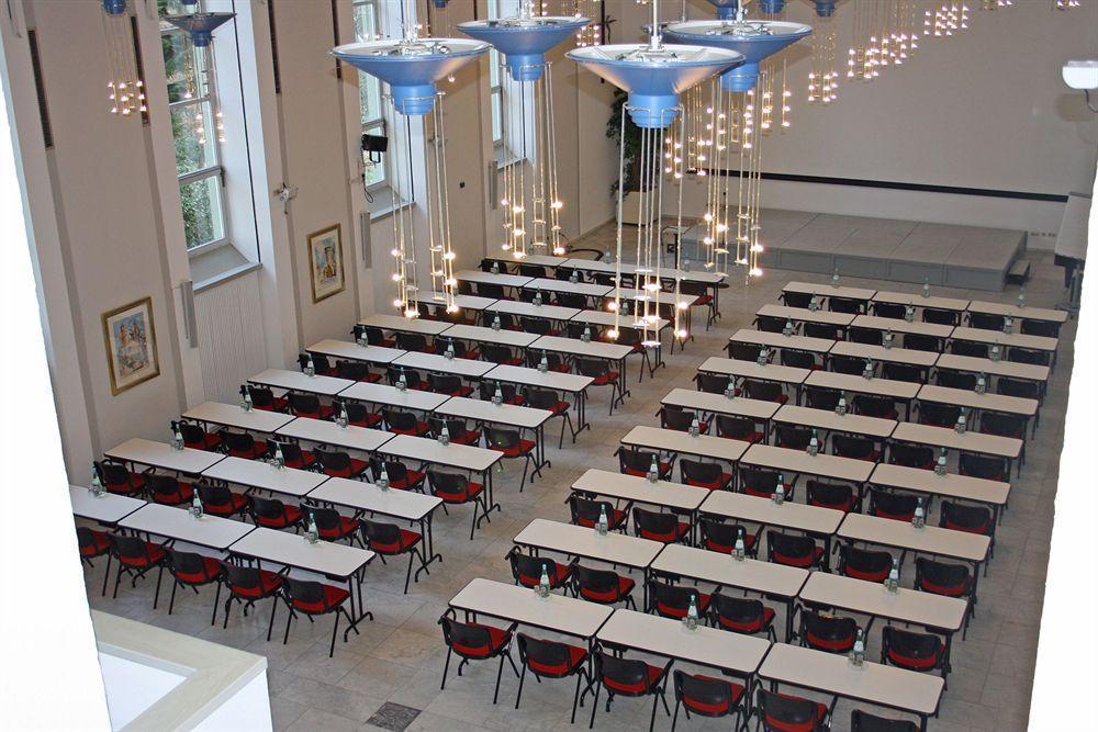 Kardinal Schulte Haus Hotel Bergisch Gladbach Ngoại thất bức ảnh