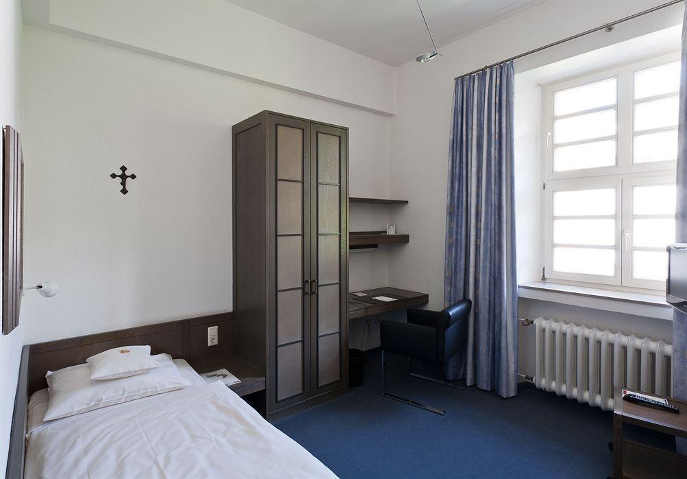 Kardinal Schulte Haus Hotel Bergisch Gladbach Ngoại thất bức ảnh