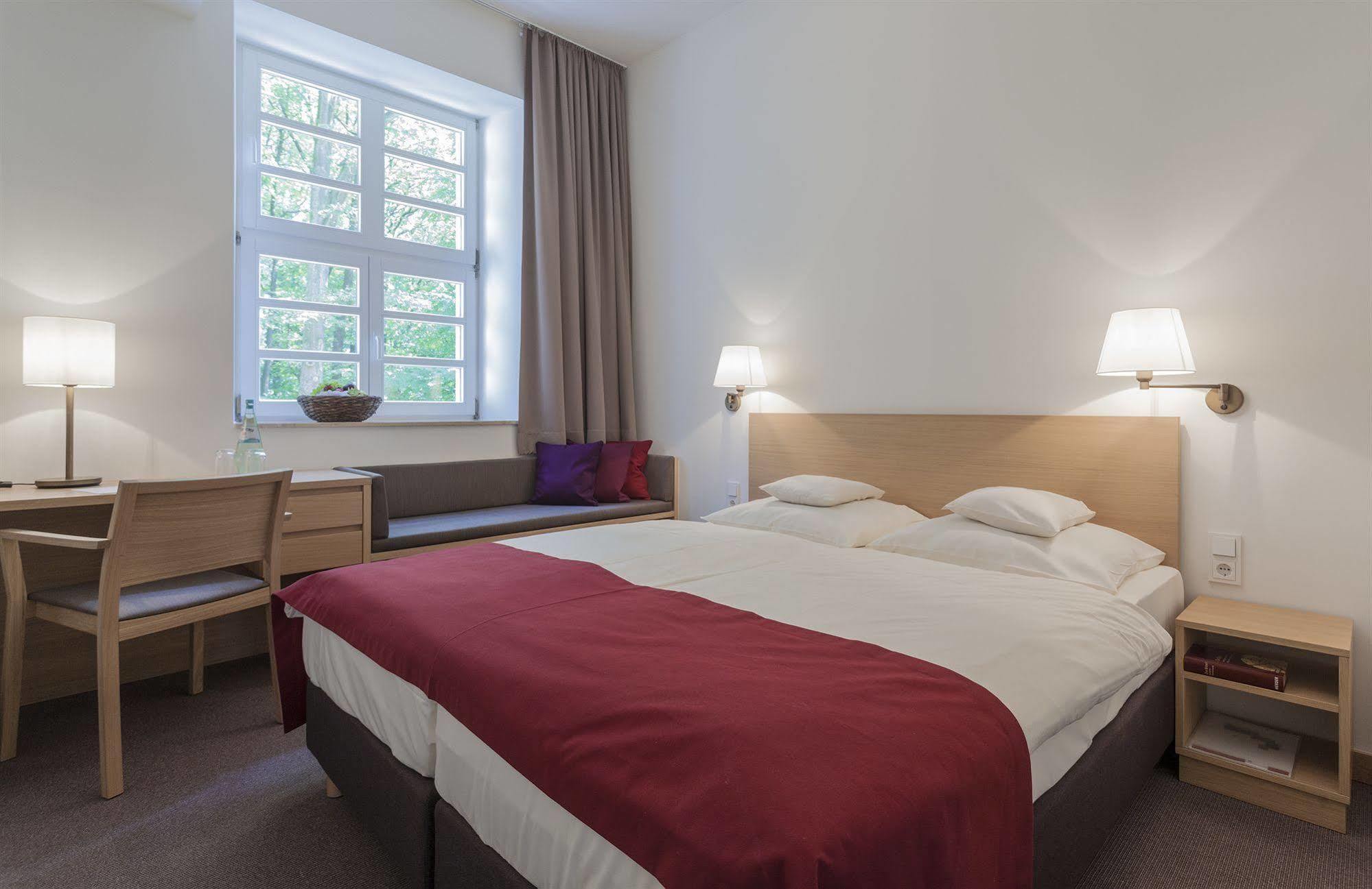 Kardinal Schulte Haus Hotel Bergisch Gladbach Ngoại thất bức ảnh