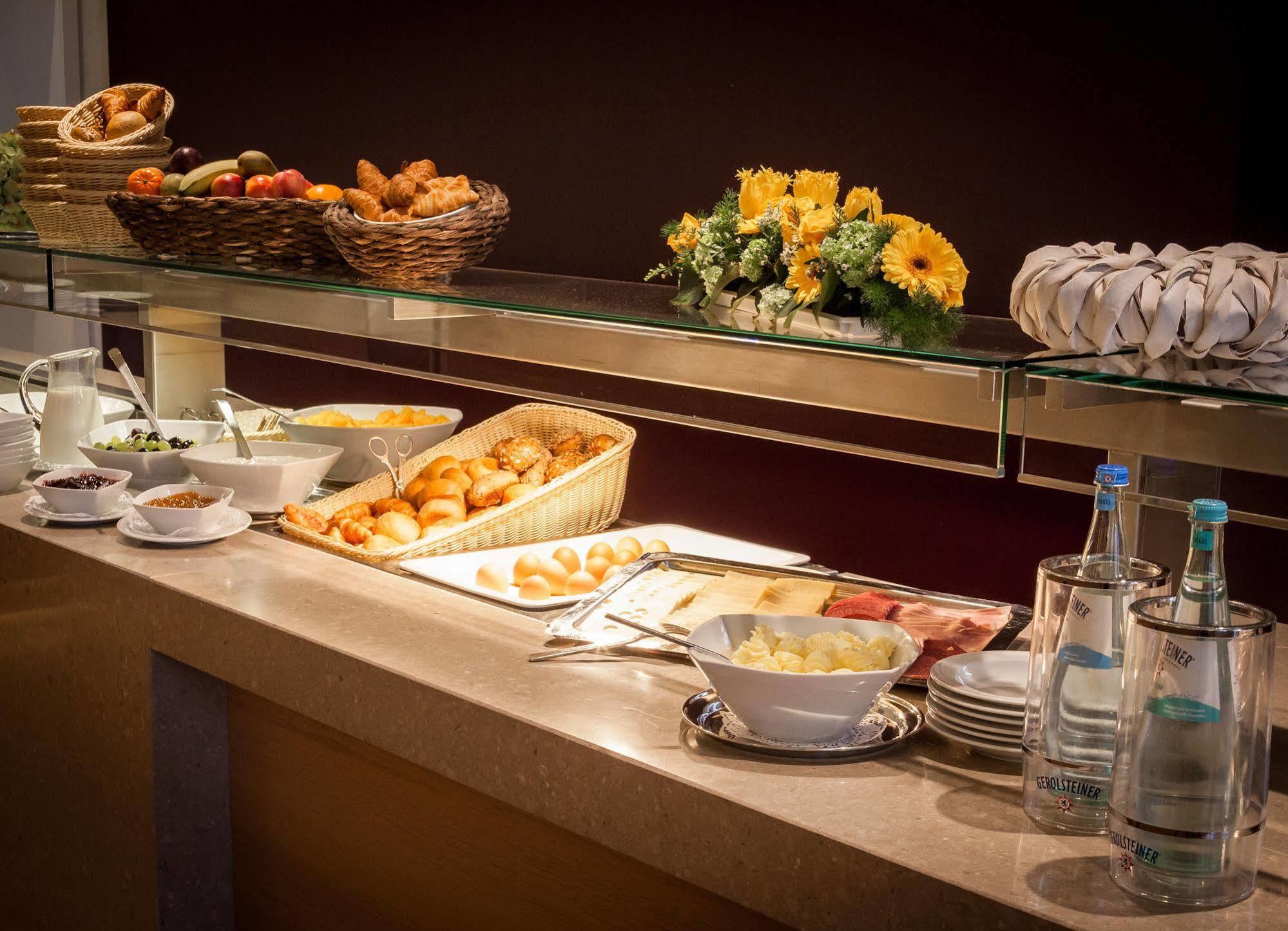 Kardinal Schulte Haus Hotel Bergisch Gladbach Ngoại thất bức ảnh