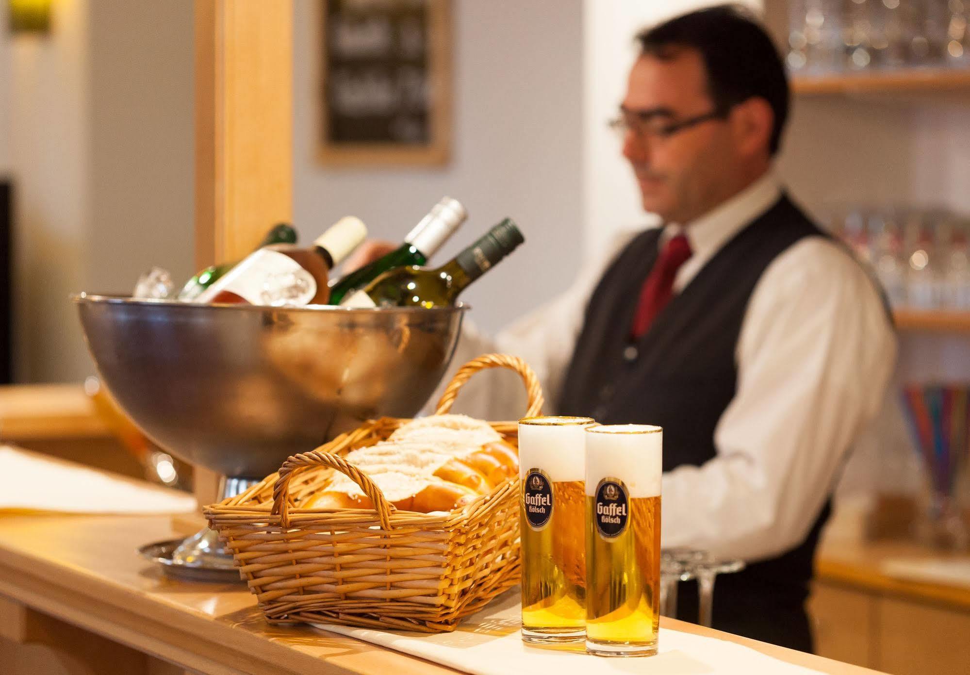Kardinal Schulte Haus Hotel Bergisch Gladbach Ngoại thất bức ảnh