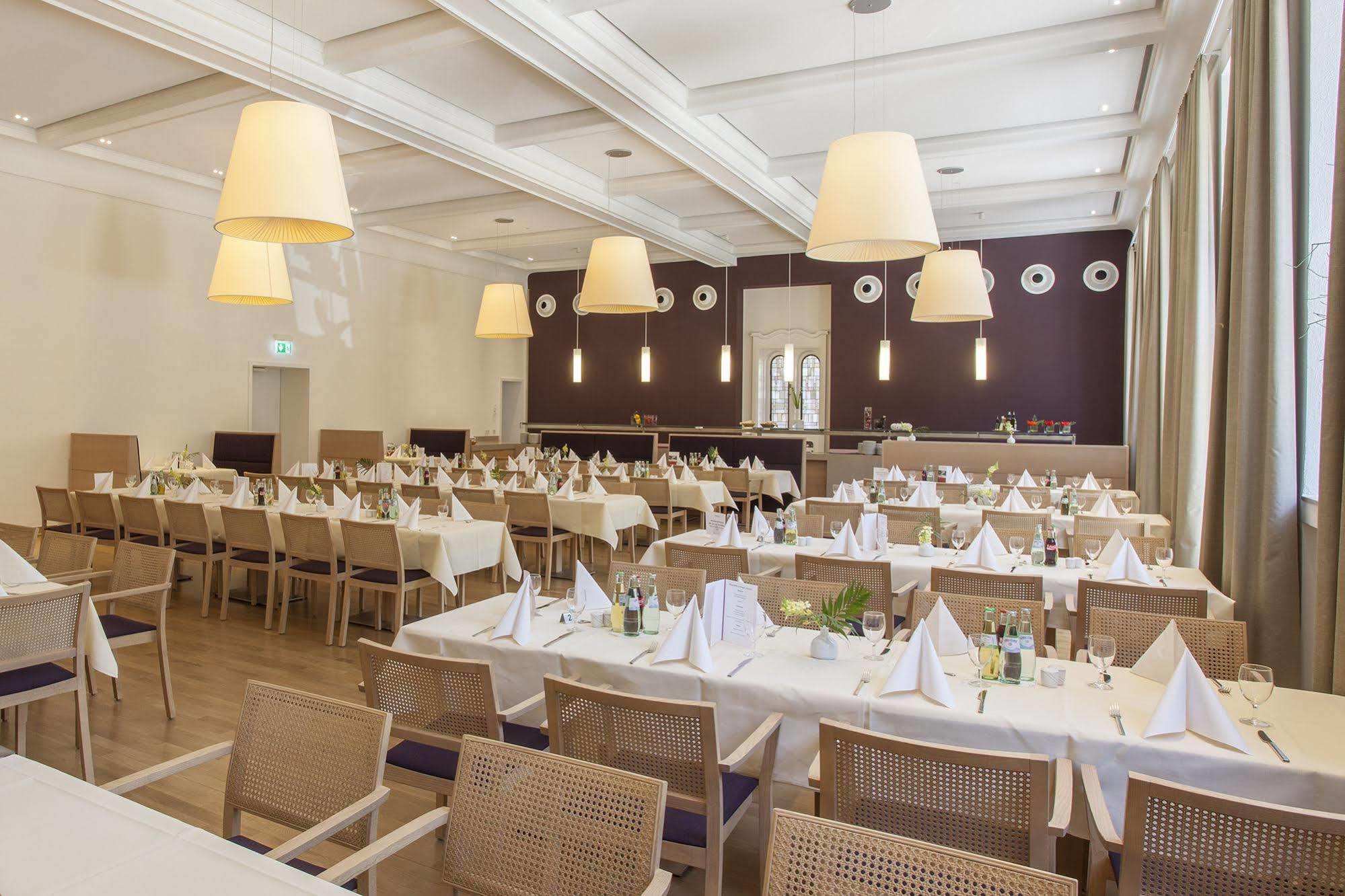 Kardinal Schulte Haus Hotel Bergisch Gladbach Ngoại thất bức ảnh