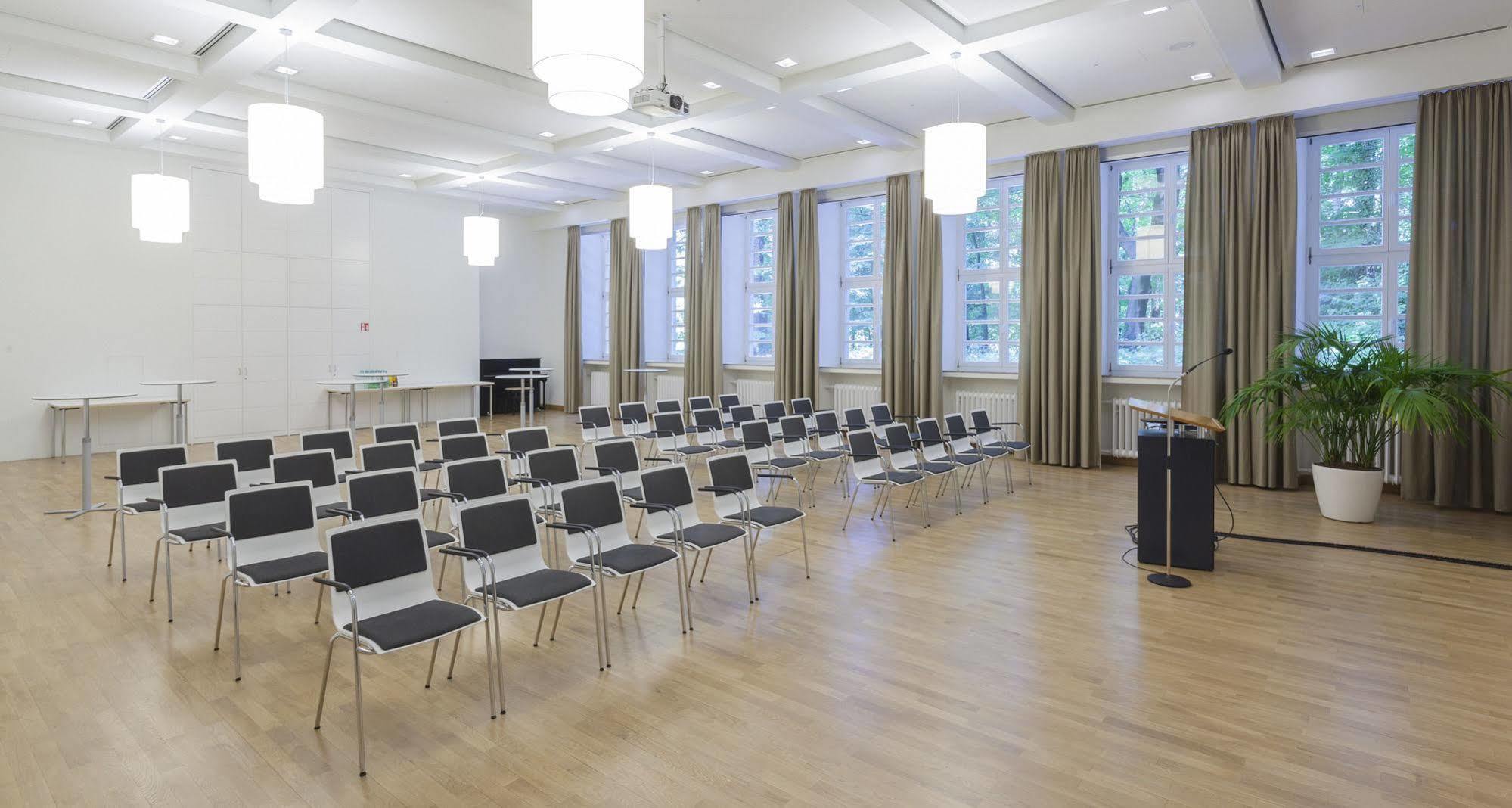 Kardinal Schulte Haus Hotel Bergisch Gladbach Ngoại thất bức ảnh